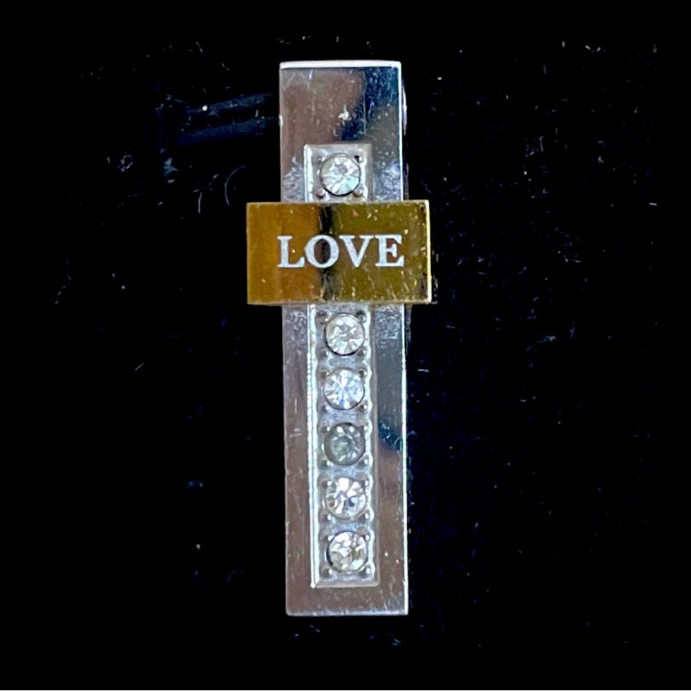 LOVE One-of-a-kind !  Crystal Pendant NWD!